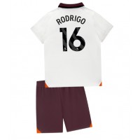 Billiga Manchester City Rodri Hernandez #16 Barnkläder Borta fotbollskläder till baby 2023-24 Kortärmad (+ Korta byxor)